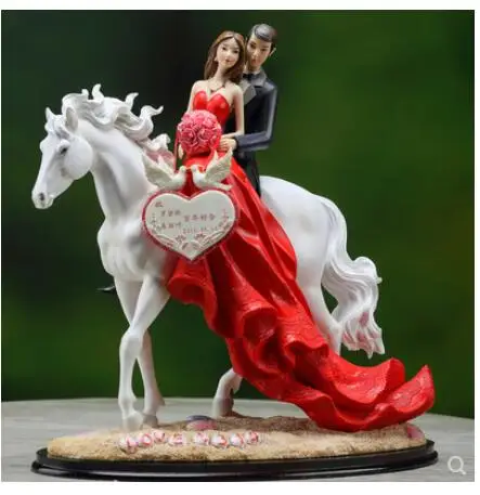 

Custom Creative wedding gifts to send girlfriends bestie a romantic wedding room practical decoration statue sculpture