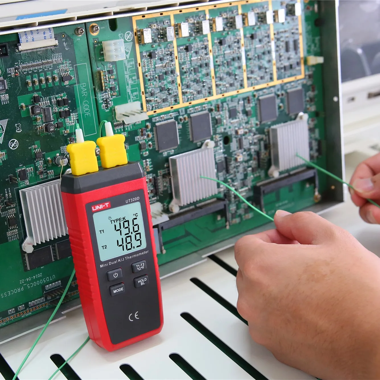 Фото Цифровой термометр UNI-T UT320D UT320A, мини двойная термопара типа K J, измеритель высоких температур от-50 ℃ до 1200 ℃, тестер №5