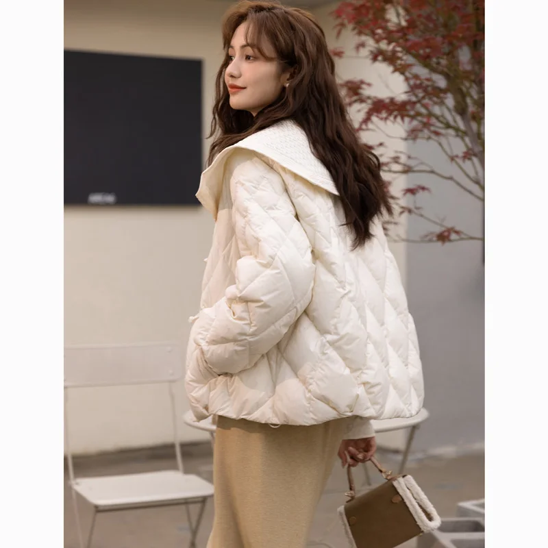 MISHOW Short Down Jacket Women 2022 Winter Fashion Sailor Collar Horn Buckle White Duck Down Coats Thicken Warm Parka MXB46Y0134