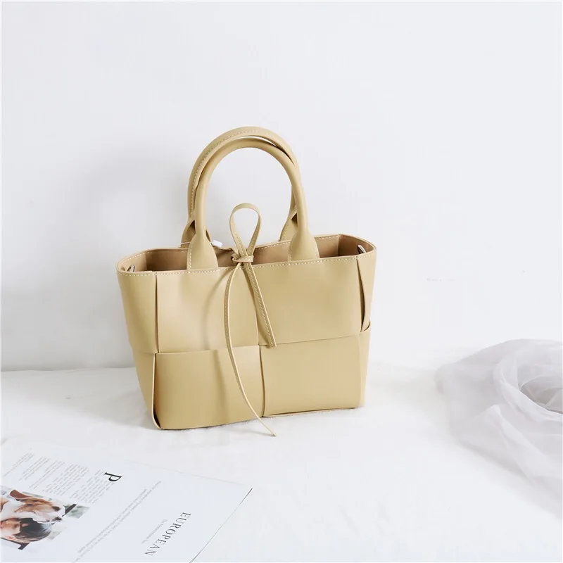

Trendy Handbags for Women Luxury PU Weave Tote Purse Girls PU Vintage Genuine Leather Shoulder Bag Ladies
