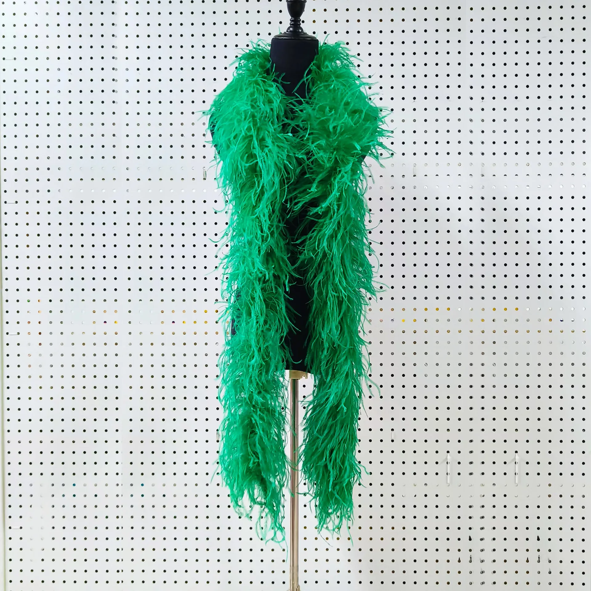 

Multilayer thickened ostrich wool strip costume decoration Samba Latin dance bar stage performance feather strip encrypted scarf
