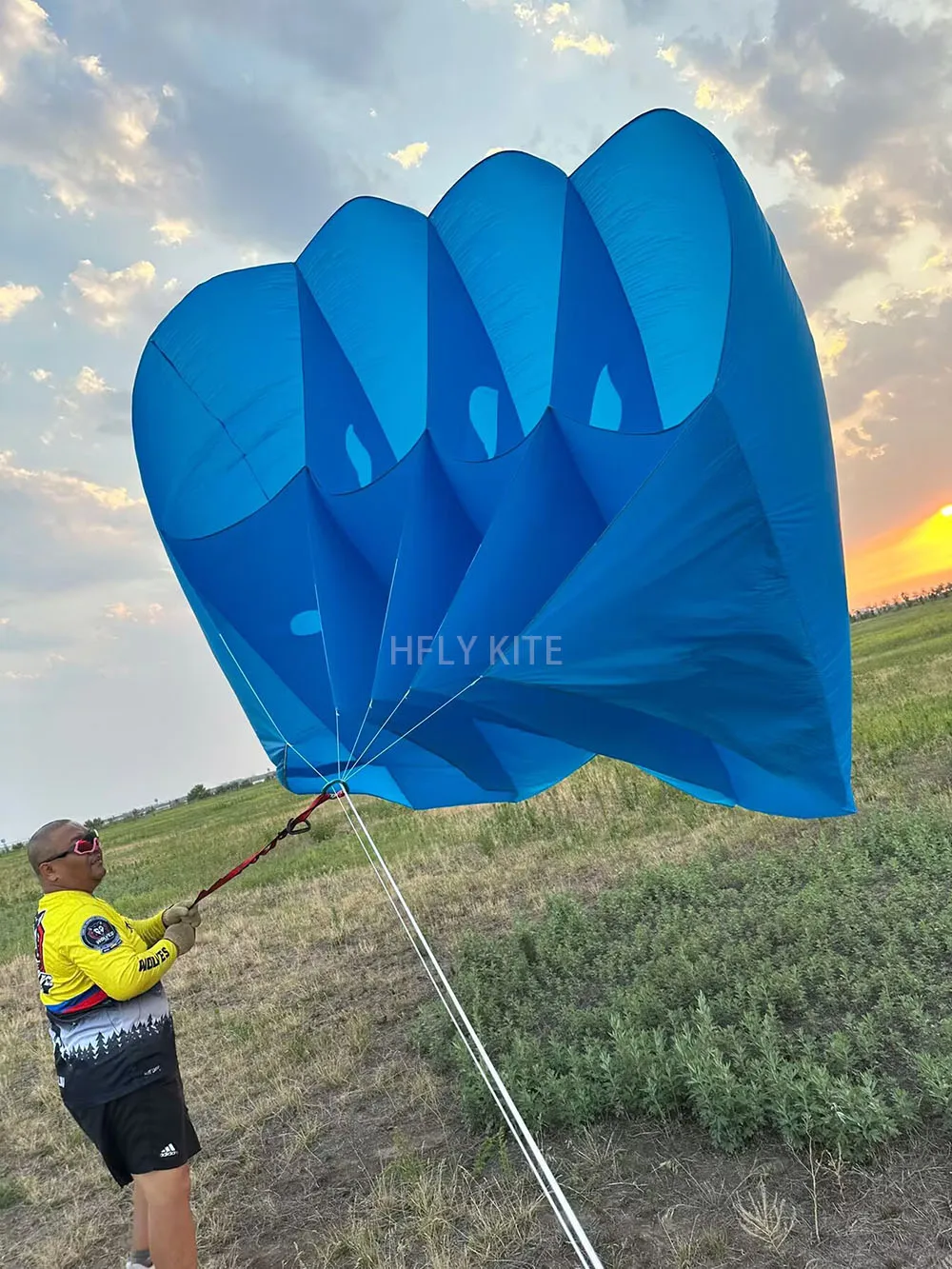 Фото HFLY Новое поступление, сверхлегкий нейлоновый пилотный змей 20D для взрослых, высококачественные нейлоновые мягкие надувные тракторные змеи Ripstop Flowform №4