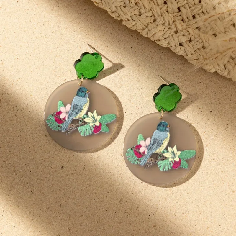 

Embossed Three-dimensional Acrylic Earrings for Women Geometric Green Bird Circular Earrings Jewelry