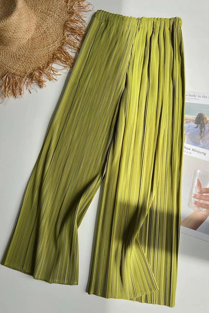 

Summer 2022 big name, new casual fashion women's clothing pleated trousers collocation T-shirt vest are comfortable andbeautiful