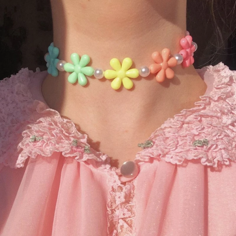 

Egirl Jewelry Rainbow Flower Choker Cartoon Harajuku Aesthetic Kawaii Necklace for Women Y2K Accessories Fashion 2000s Pearl