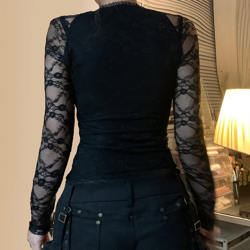 Футболка IAMHOTTY с цветочным принтом и кружевным рукавом Готическая футболка