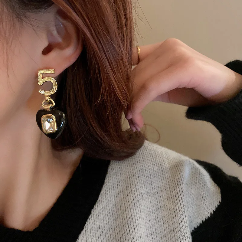 

Number 5 Drop Earring Heart Pendant Fashion Jewelry Charm Luxury Party Women Girls Custom Accessories Wholesale Gift Friend Punk