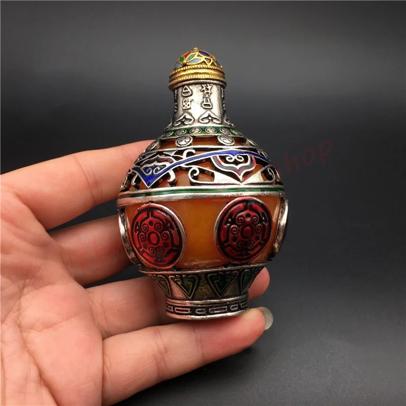 

Snuff bottle ornaments with double-sided pure copper hollowed out technology,Old thing