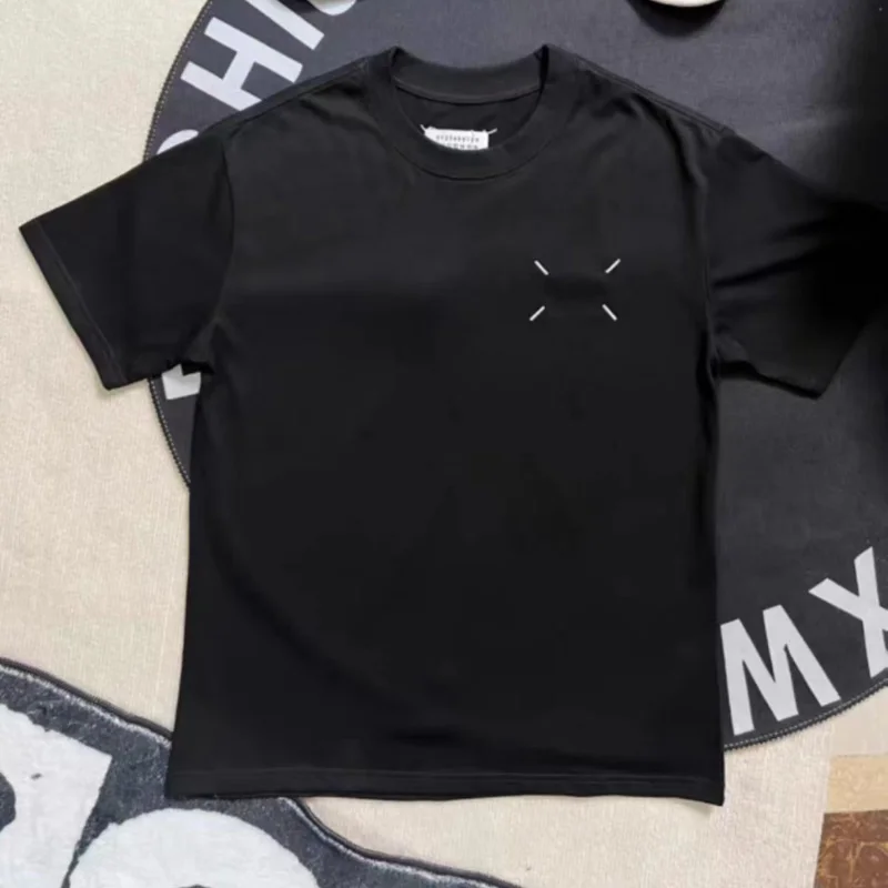 

Embroidery Square Mark Back Calendar Doodle Logo Mm6 Margiela T-Shirt Man Women Couples Lazy Style Top Tee Mm6 Margiela T Shirts