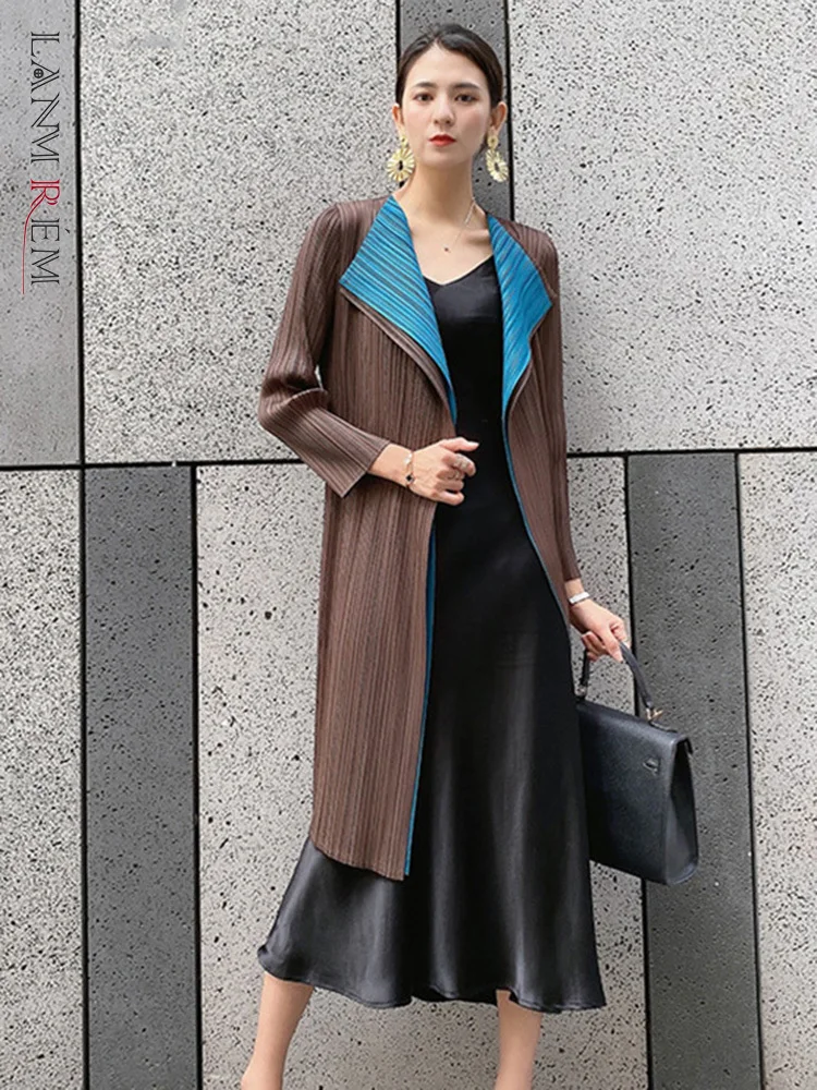 

LANMREM женский плиссированный Тренч с двойными лацканами с длинным рукавом, свободная ветровка, цветное пальто, мода 2022, весна, новинка 2E1198