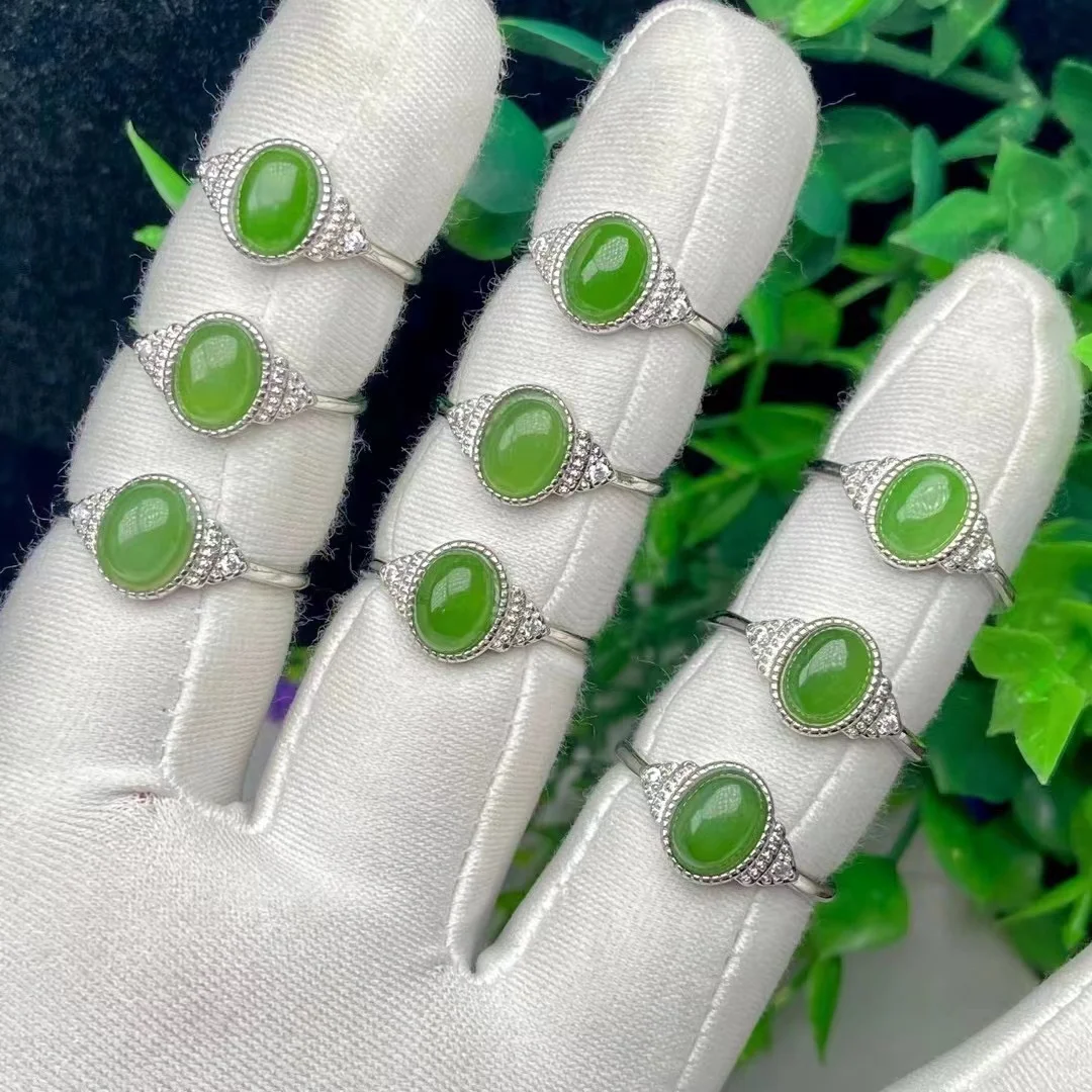 

Женское кольцо из натурального нефрита, с натуральным камнем