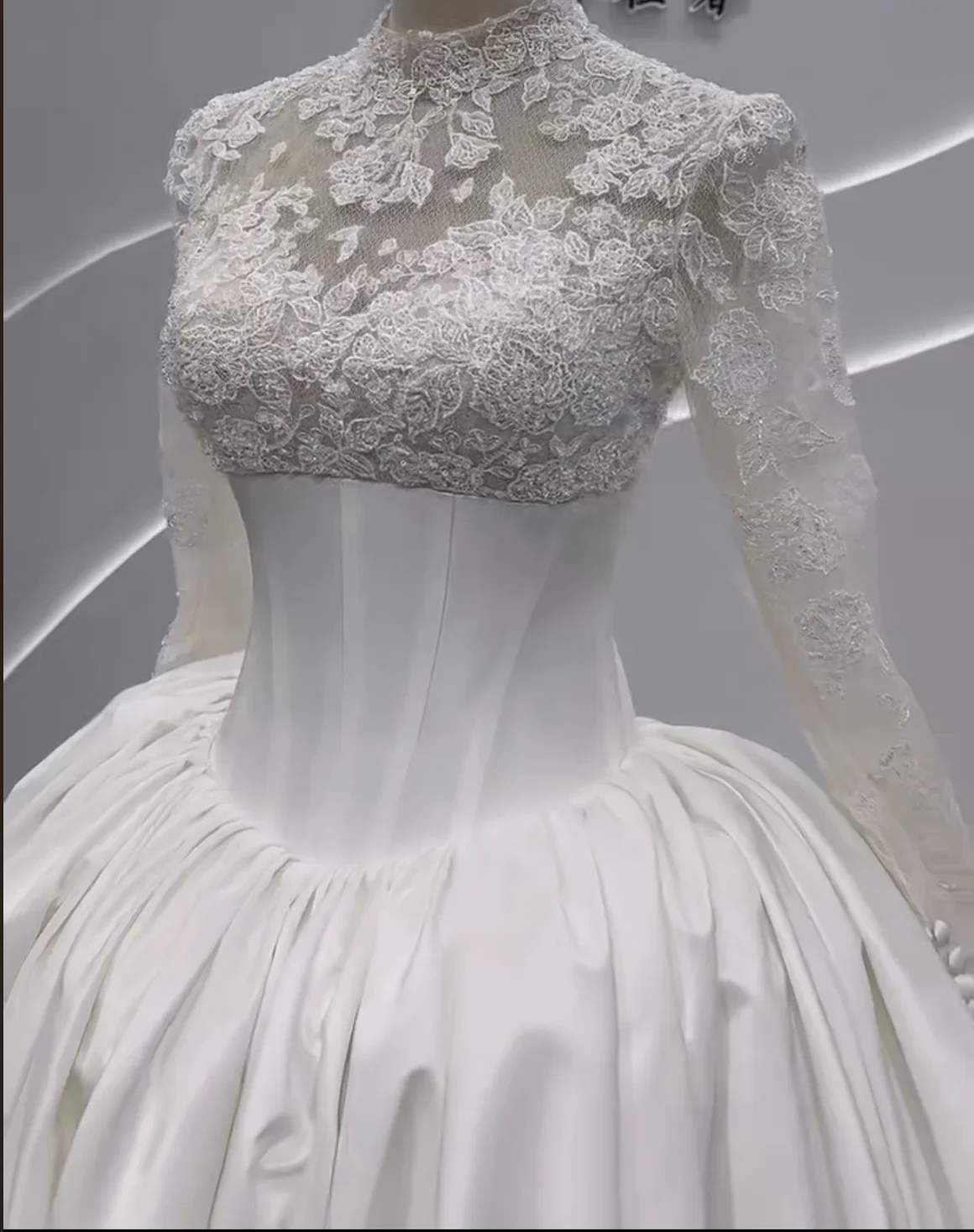 Фото Индивидуальное бальное платье Amanda New Stain Design с длинным рукавом и высоким воротом, свадебное платье №2
