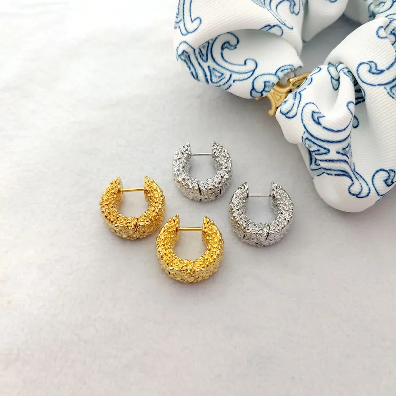 

Timeless Wonder Brass Geo Hammered Hoops Earrings for Women Designer Jewelry Luxury Brand Signed Runway Rare 2022 SS Gift 1762