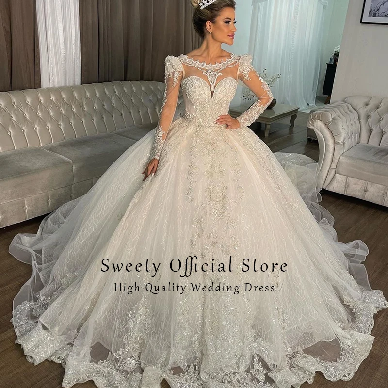 Свадебное платье с вышивкой и бисером