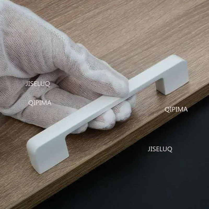 Металлические ручки для шкафов