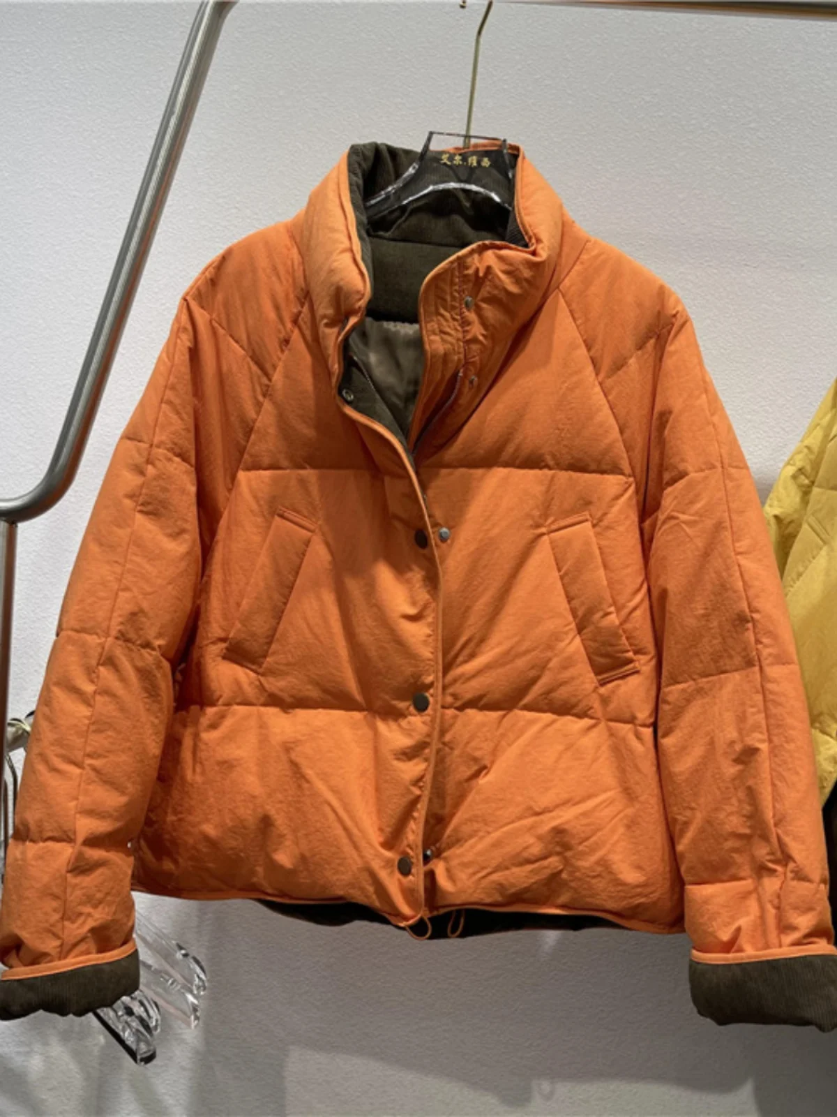 Женский короткий пуховик 2024 осень и зима новый свободный воротник-стойка верхняя