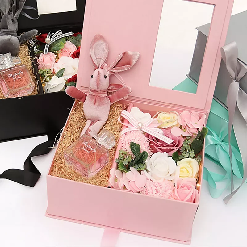 

2022 Window Transparent Cardboard Flower Packaging Boxes Supplies Valentine's Day Box