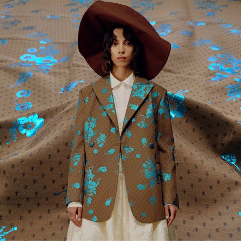 

Европейский Винтажный жаккардовый костюм, ткань, платье, тренчкот, золотистое шелковое платье, окрашенное в пряжку, искусственный материал ...