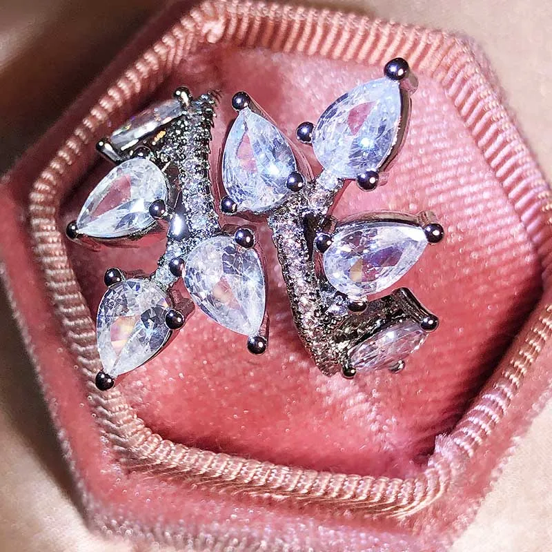 

New Creative Super Shimmering Leaf Oval Complete Diamond Couple Ring For Women's Silver-Plated Anniversary Gift Party Jewelry