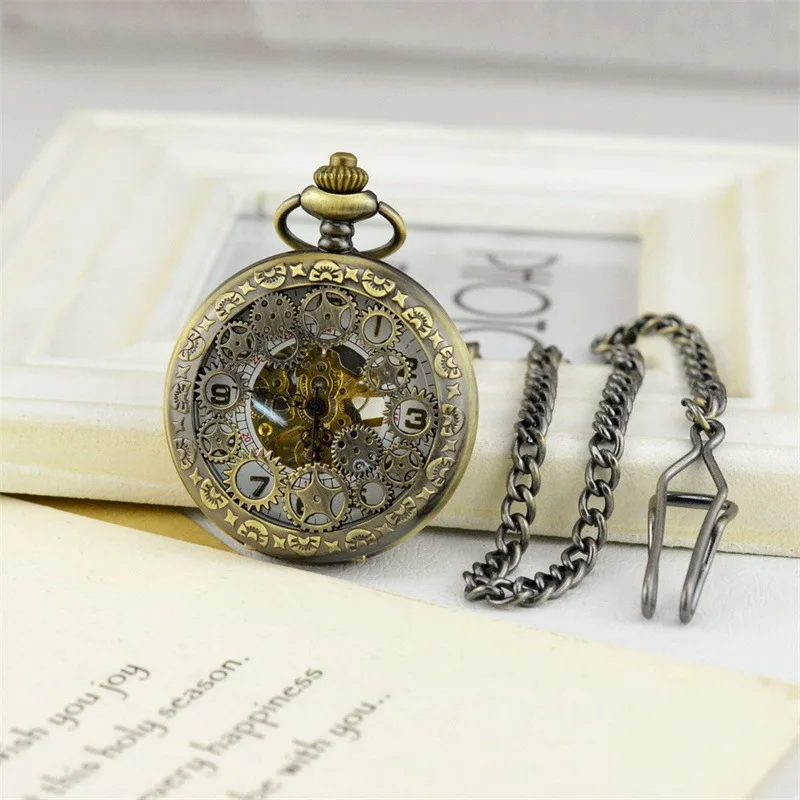 Luxury Mechanical Bronze Gold Pocket Watch for Men Women Skeleton Gear Roman Numeral Dial Fob Chain Pendant Clock for Collection