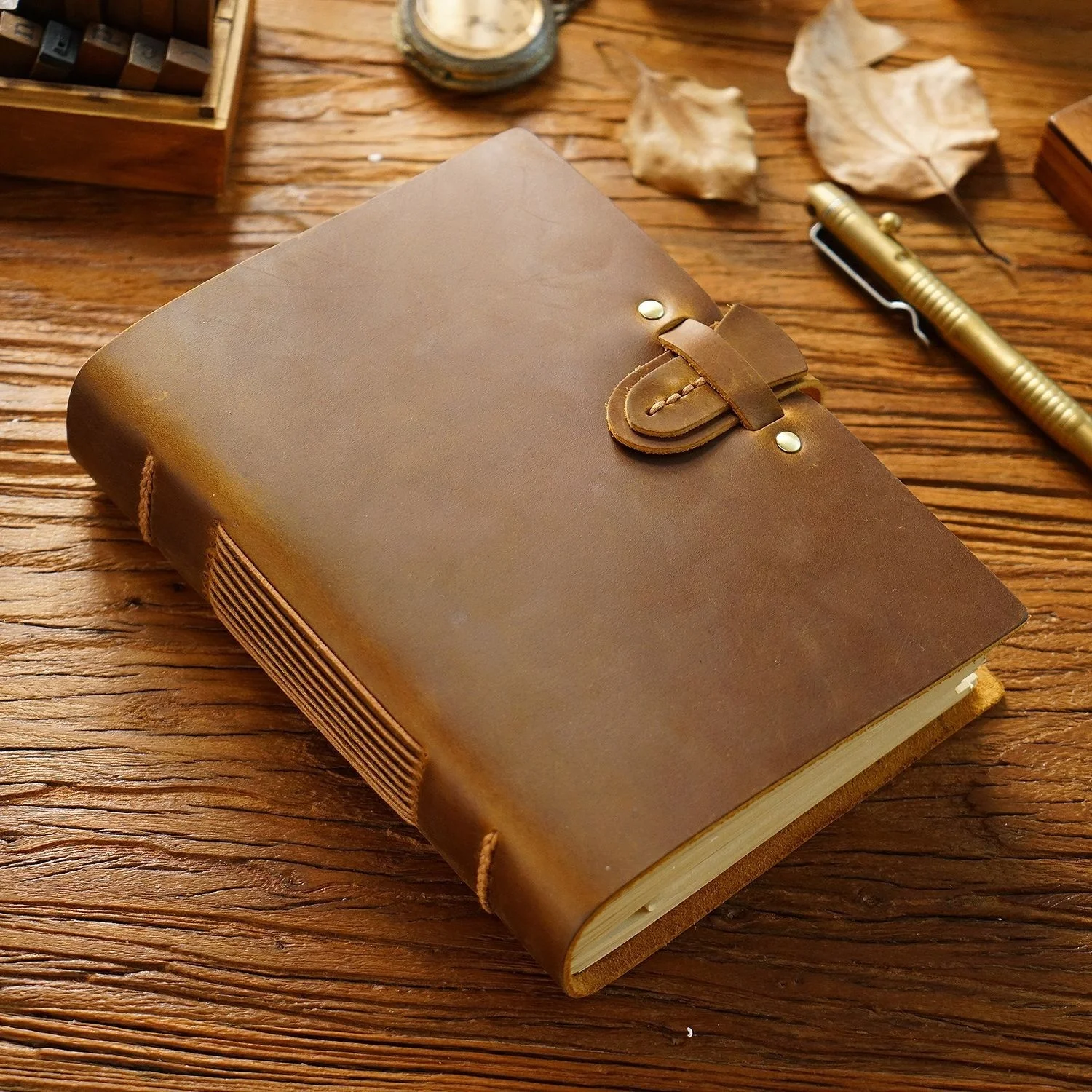 Natural Leather Handmade Notebook with 400 Pages Blank Kraft Paper Vintage Thick Book Notepad Diary Sketchbook Notepad Book