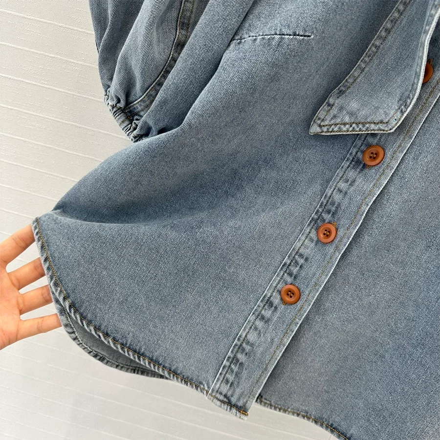 Элегантная женская джинсовая рубашка с пузырьковыми рукавами и бантом