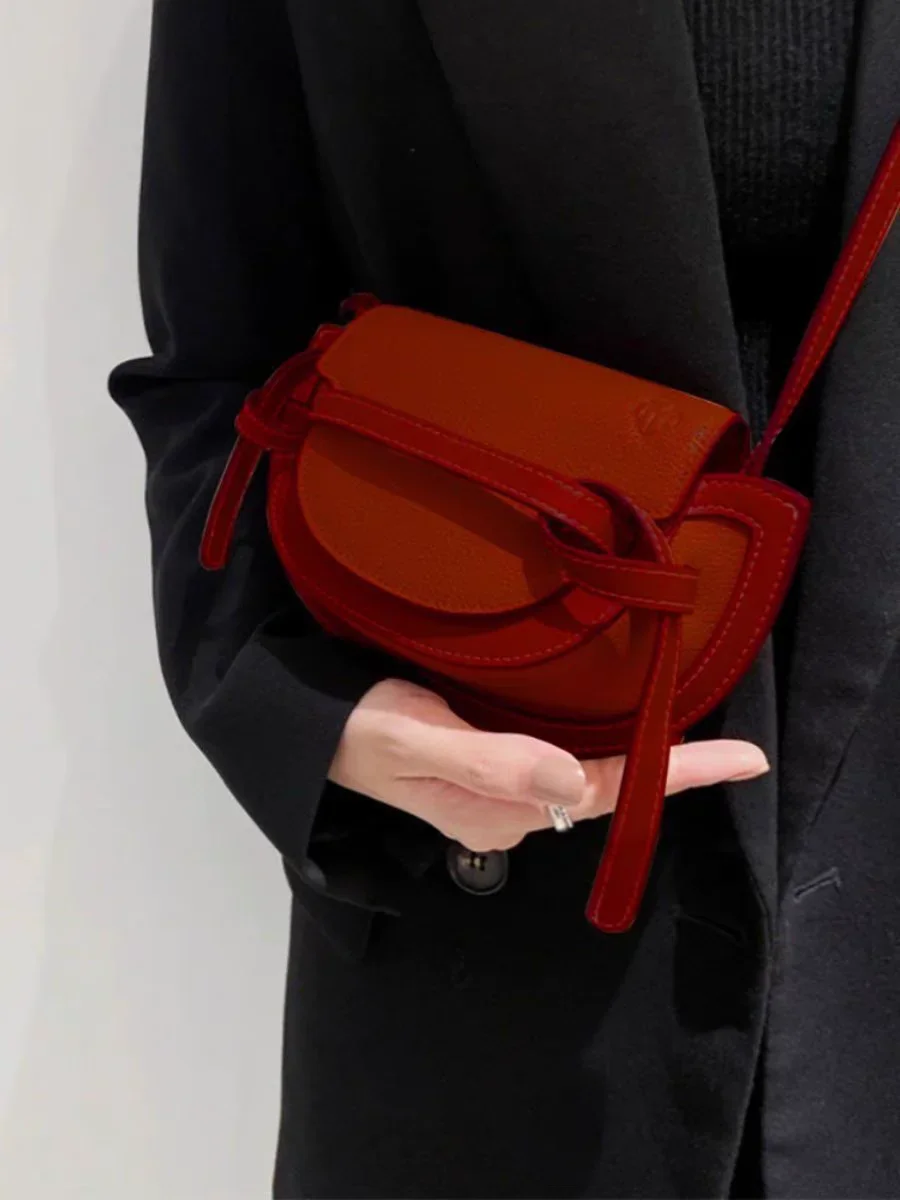 Miyagawa Retro Strap Red Small Bag for Women 2024 New Fashion One Shoulder Crossbody Saddle Bags