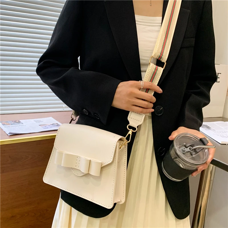 2023 Famous Designer Wide Straps Shoulder Messenger Bags High Quality Women Purse And Handbags Luxury Fashion Small Square Bags