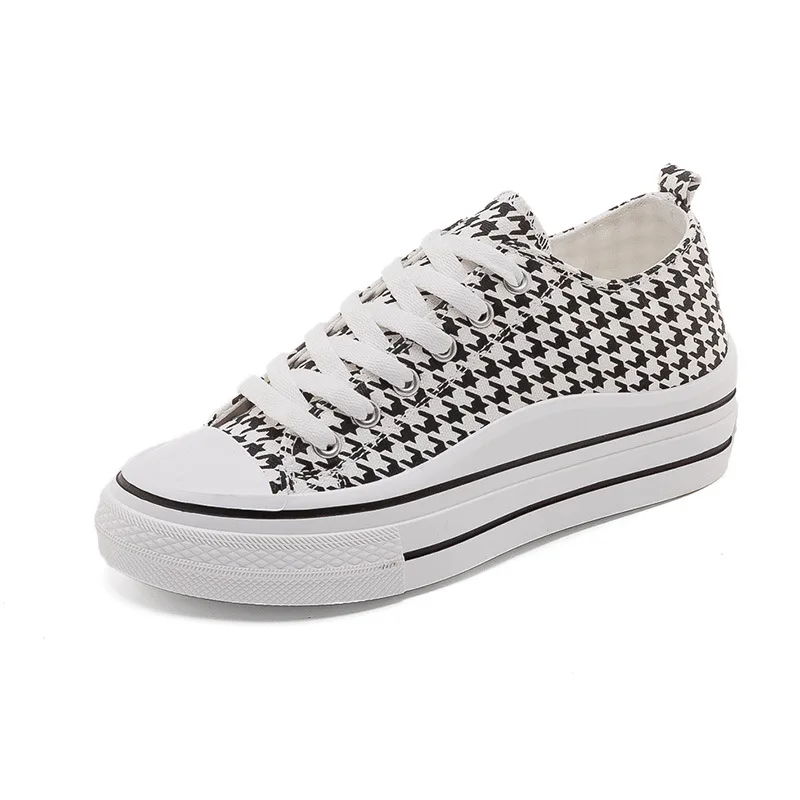 2023 Spring Women Canvas Shoes Summer Fashion Black Lace Up Girls Casual Shoes Sneakers Woman Comfortable Flat Vulcanize Shoes