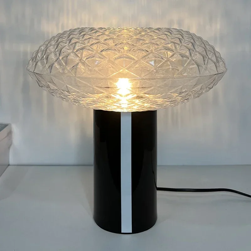 Стеклянная настольная лампа в скандинавском стиле для спальни Современная