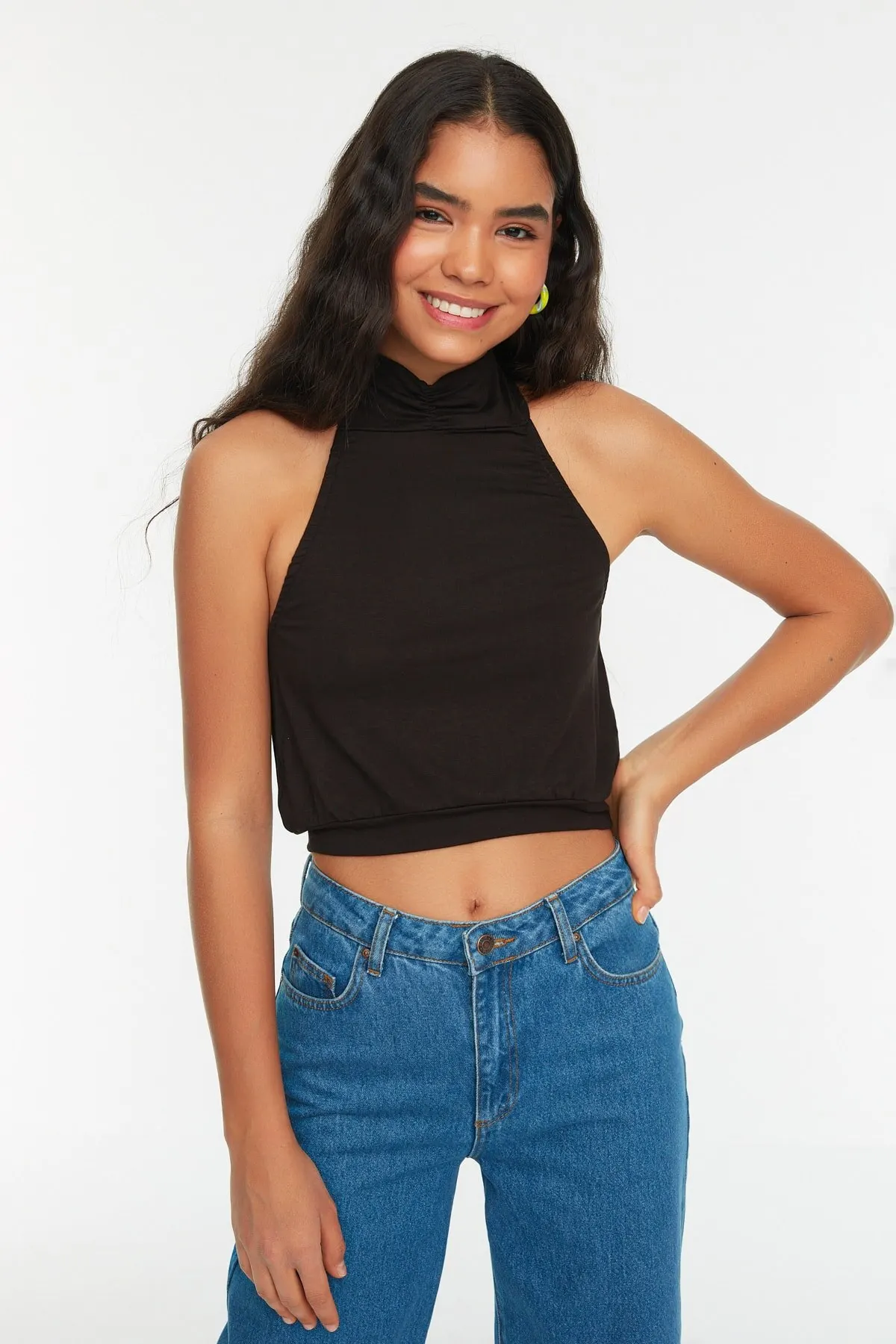 

Женская летняя укороченная блузка, черная укороченная вязаная блузка с лямкой на шее, повседневный Топ, майка, блузка