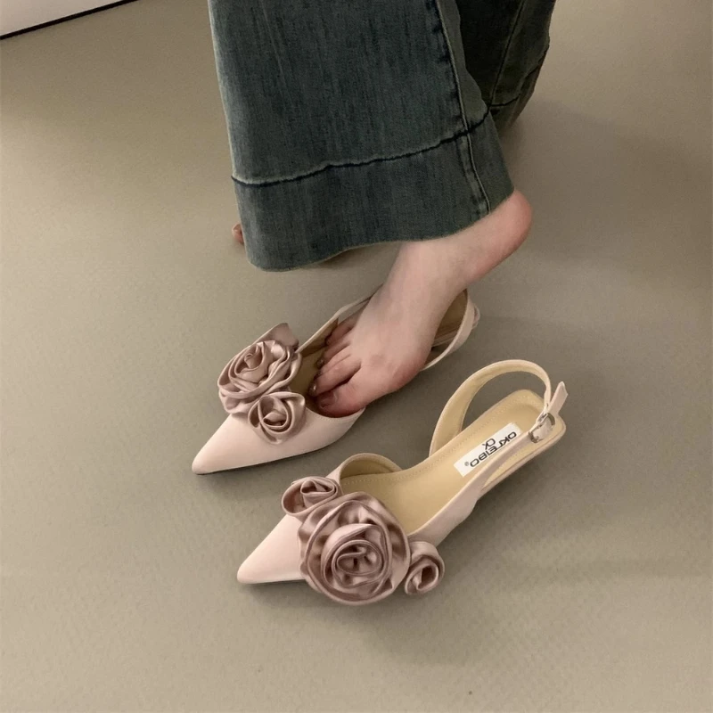 Женские босоножки на высоком каблуке