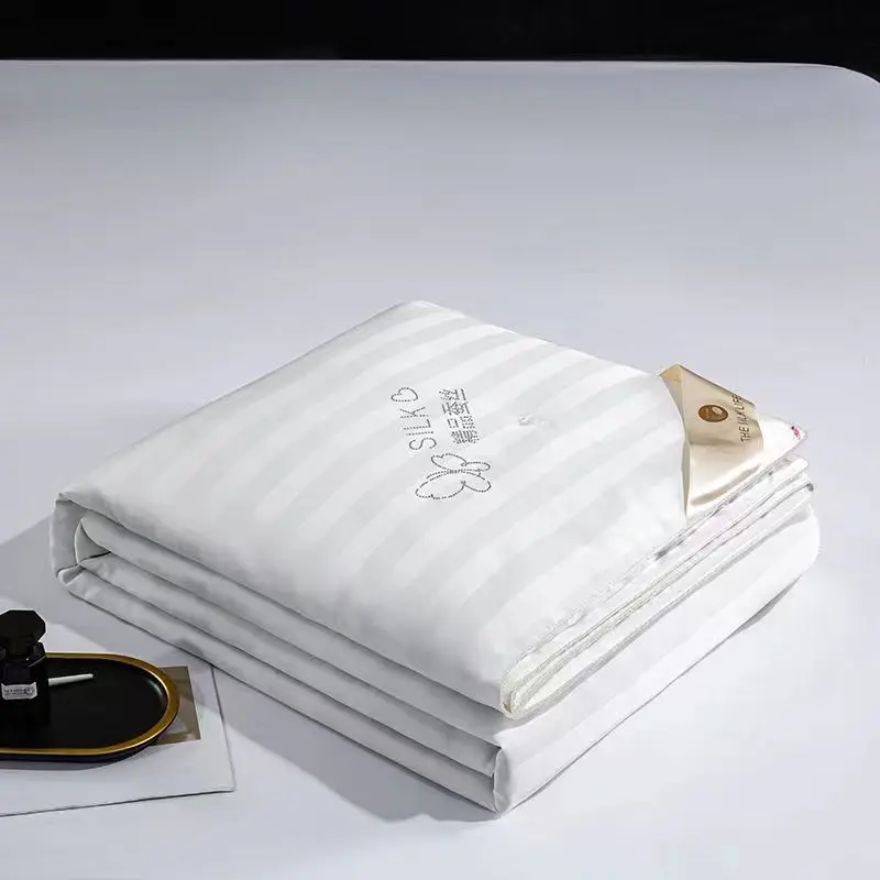 Атласное жаккардовое одеяло