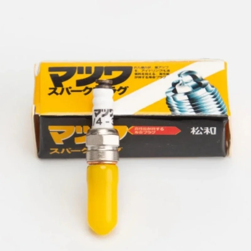 Свеча зажигания для модели двигателя TOYAN CISON ENJOMOR RETROL бензиновая версия