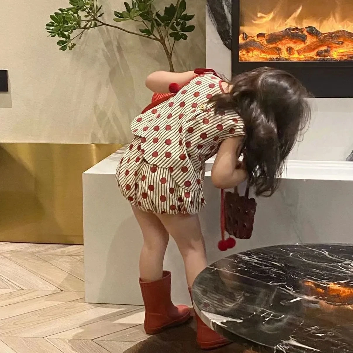 Летний комплект одежды для маленьких девочек футболка с цветочным принтом и