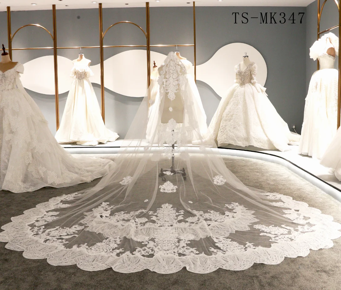 

Романтическая длинная кружевная фата длиной 4 м, свадебная фата с бесплатной расческой, цвет белой слоновой кости