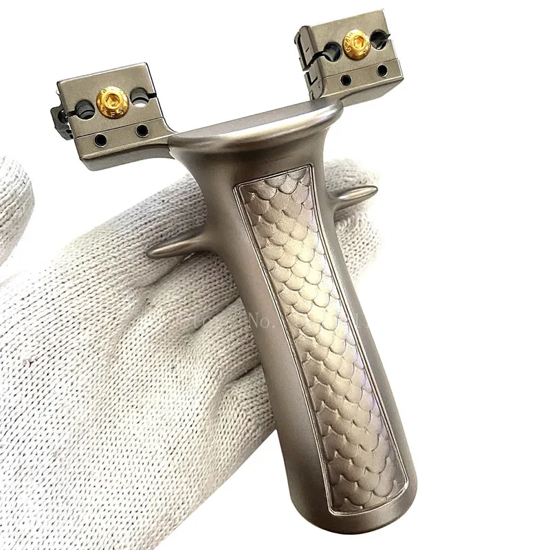 

Profession Outdoor Precise Titanium Alloy Flat Rubber Band Slingshot Portable Sling Shot High Quality Tc21 Hunting Catapult