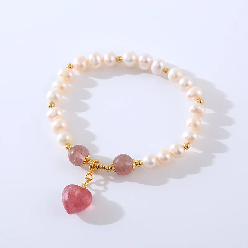 Женский браслет с клубничным кварцем и натуральным пресноводным жемчугом