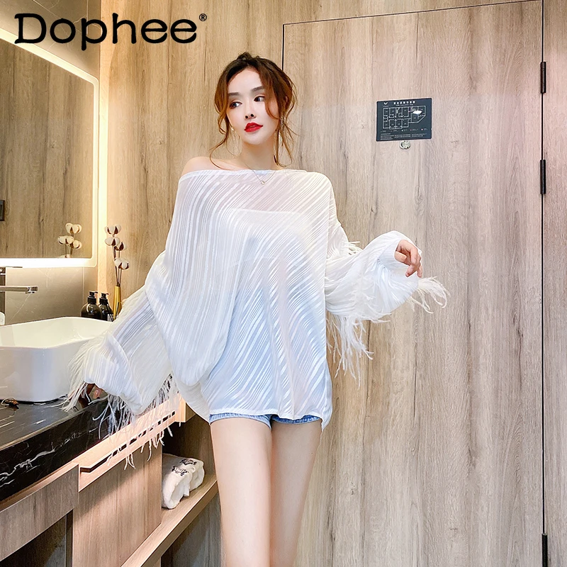 

2021 летняя французская Сексуальная облегающая вязаная рубашка с открытыми плечами, Женская эластичная облегающая футболка с коротким рукавом и перьями, черные и белые топы