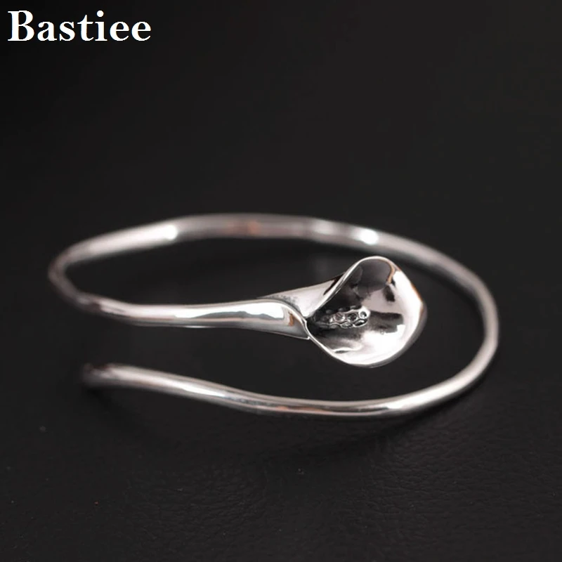 

Bastiee S990 Silver Bracelet for Women Chinese Ethnic Antique Gloss Calla Lily Opening Pulseras Mujer Artículos Con Envío Gratis