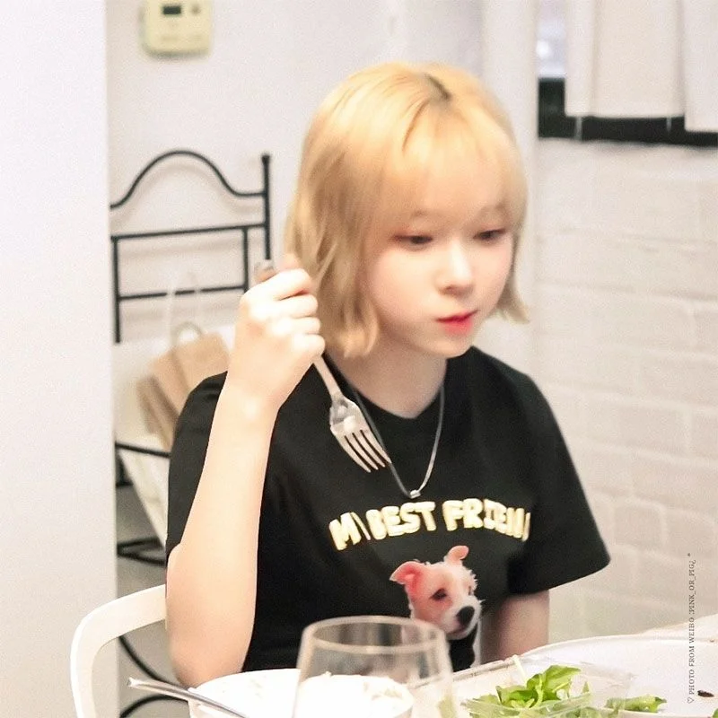 

AESPA Golden Coco Court Ins Same Short Sleeve T-shirt Letter Dog Print Loose Drop Shoulder Mid Sleeve Cotton T-shirt