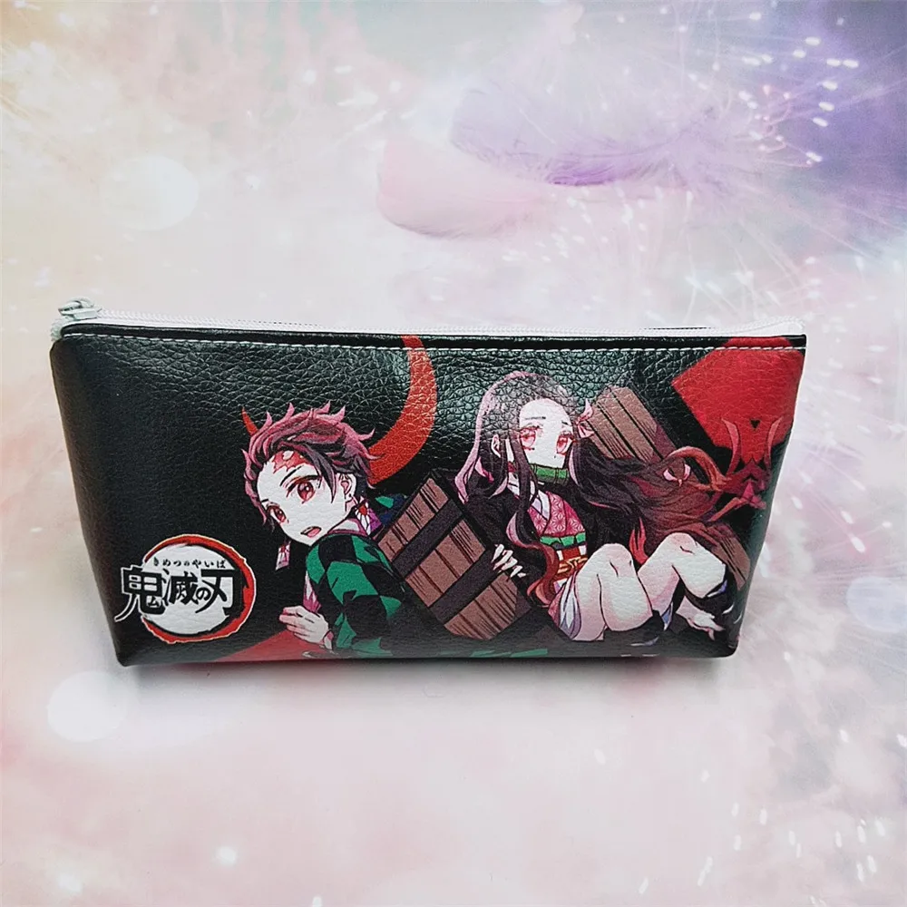 Чехол-карандаш из ПУ кожи на молнии с изображением рассекающего демонов |