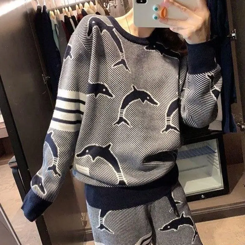 2022 autumn and winter new women's knitted sweater set jacquard dolphin four bars Joker loose leisure sports set