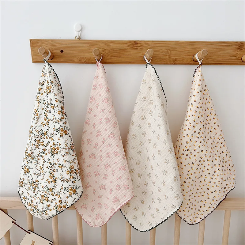 

4pcs/lot Cotton Gauze Baby Bibs Korean Flower Animal Soft Absorbent Newborn Towel Muslin Face Towels Wash Cloth Baby Washcloth