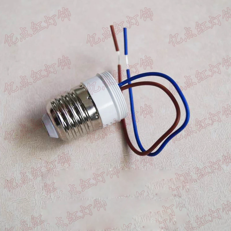 

Пластиковый патрон E14/E27 220В