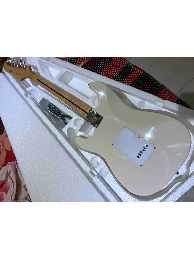 Отправить в течение 3 дней Электрогитара из красного дерева изготовленный на