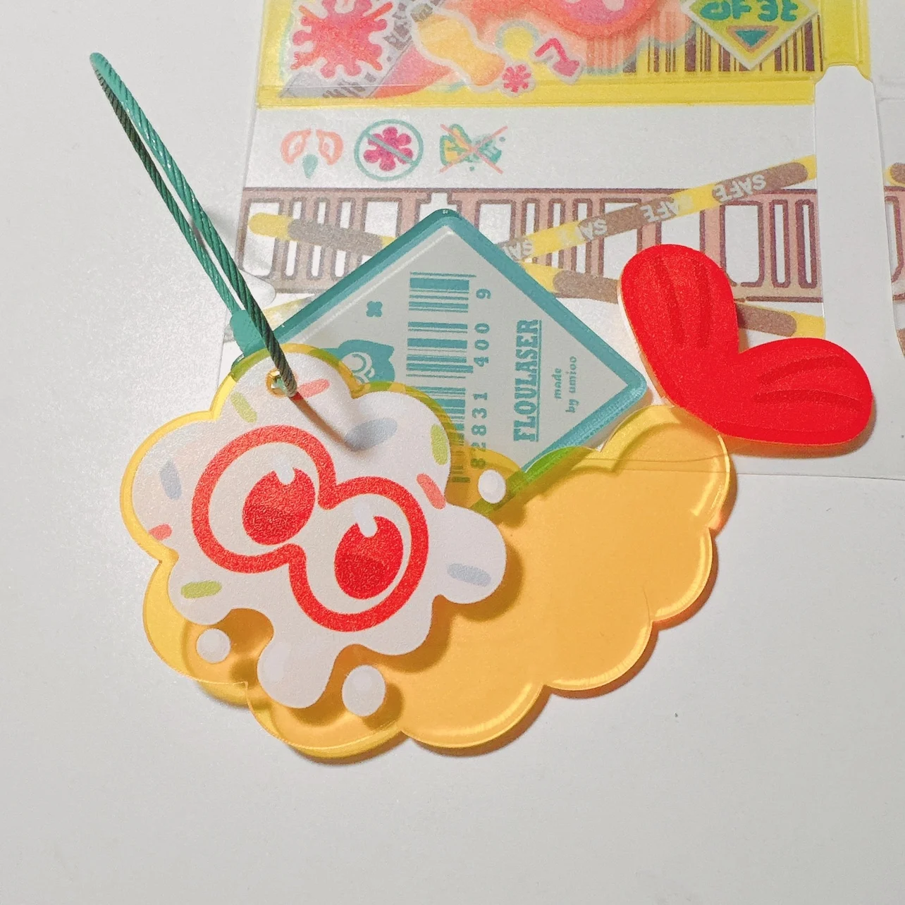 

Брелок SPLATOON + зажим для маски + набор наклеек