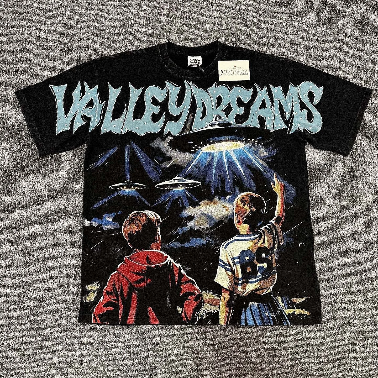 Фото Футболка Vale Forever Valley с винтажным принтом и стразами, унисекс, свободный крой, уличный стиль №4