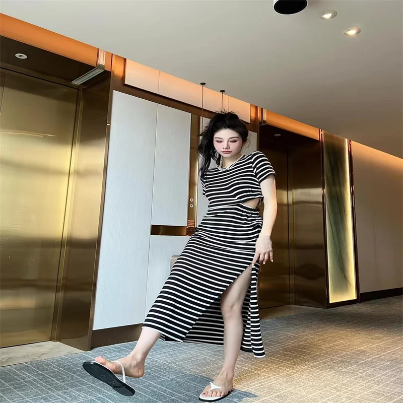 

Women Waist-Exposed High Split Slim Knitted Dress with Balck and White Stripes Hot Sexy Style Fshion and Beautiful 2022 Summer