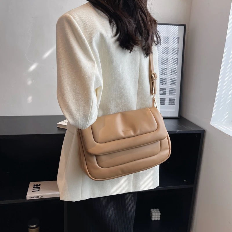 Jin Mantang Vintage Leather Crossbody Bags for Women 2023 Winter New In Handbags Small Simple Travel Flap Bag